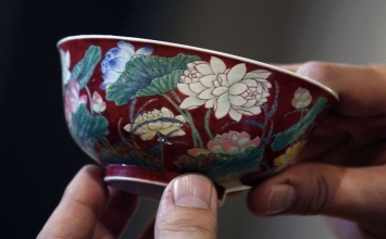 Câu chuyện thử bát